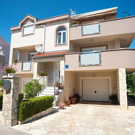 Apartment With A Parking Space - 18809 Zadar