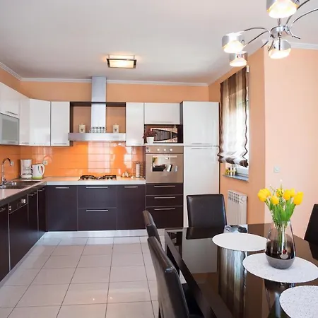 Apartment With Parking Space - 18809